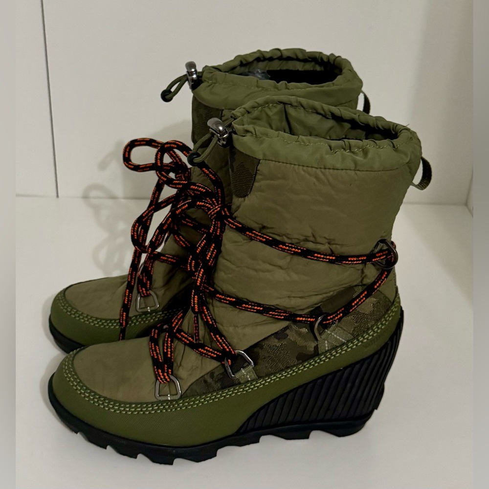 Sorel Women’s Kinetic Snow Wedge Waterproof Camouflage Winter Boots Orange Laces - Picture 3 of 6